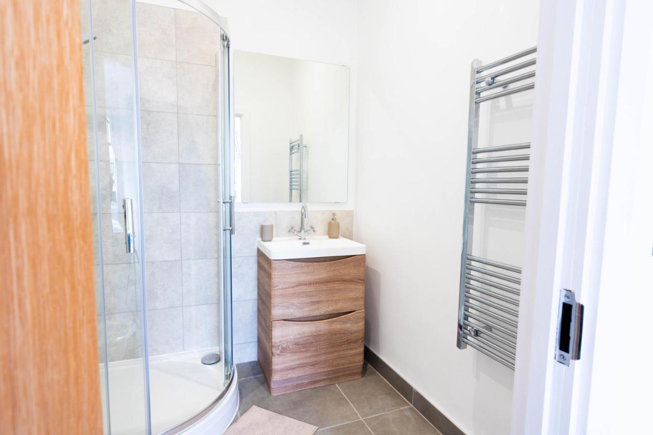 Вилла Stunning Townhouse With Pool Table Бирмингем Экстерьер фото